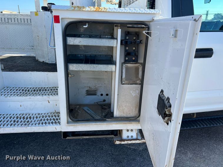 image for item DS2918 2017 Ford F550 bucket truck