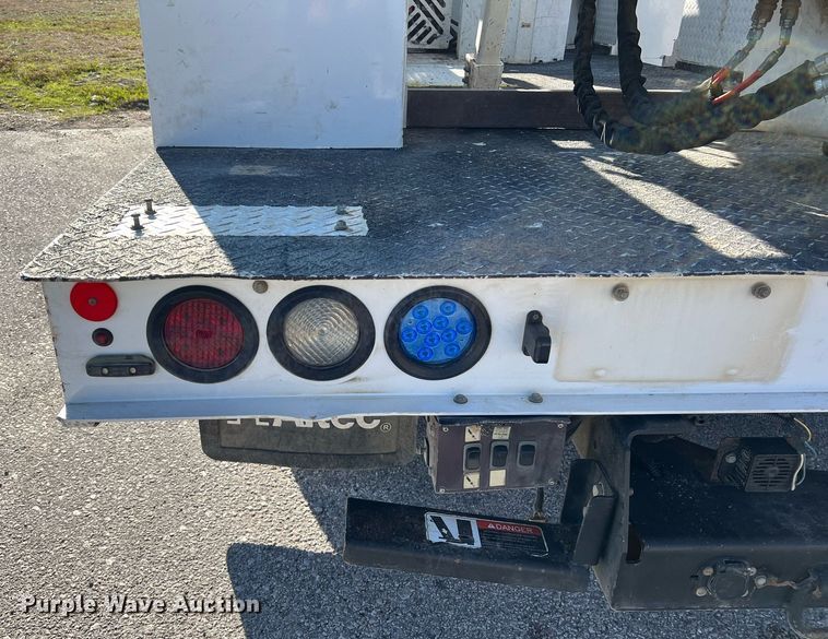 image for item DS2918 2017 Ford F550 bucket truck