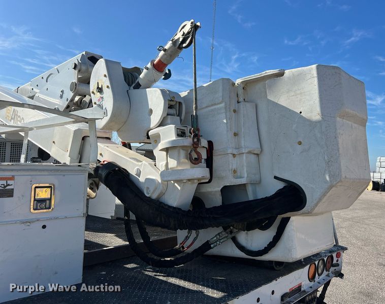 image for item DS2918 2017 Ford F550 bucket truck