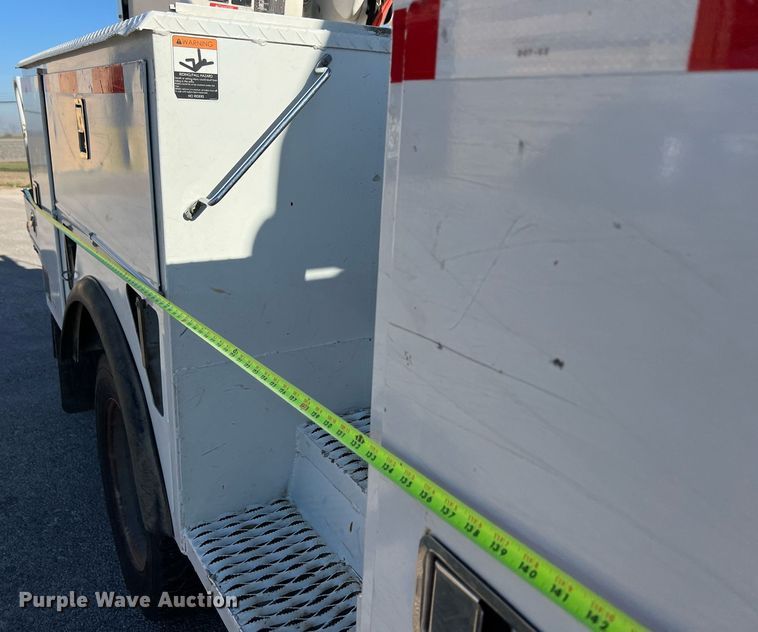 image for item DS2918 2017 Ford F550 bucket truck