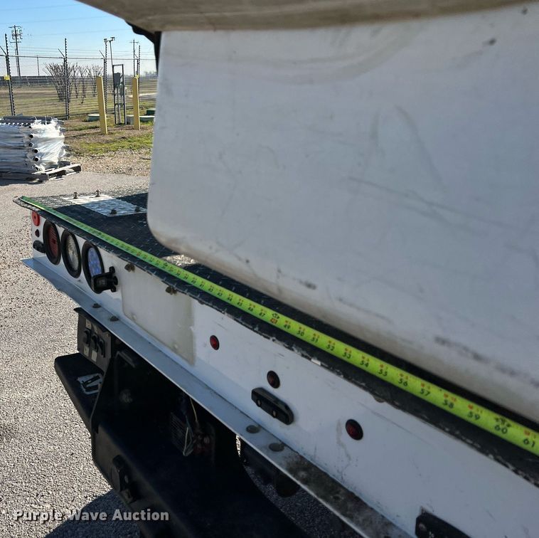 image for item DS2918 2017 Ford F550 bucket truck