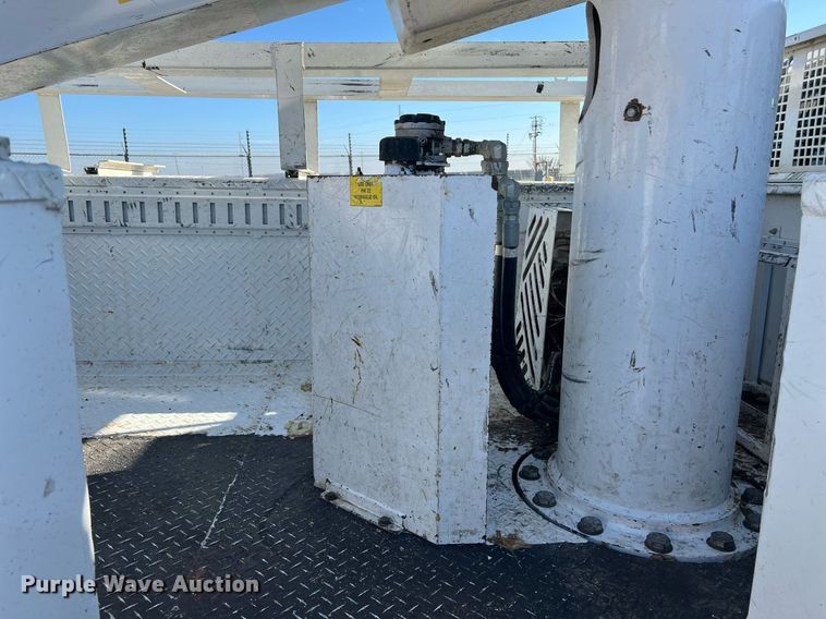 image for item DS2918 2017 Ford F550 bucket truck