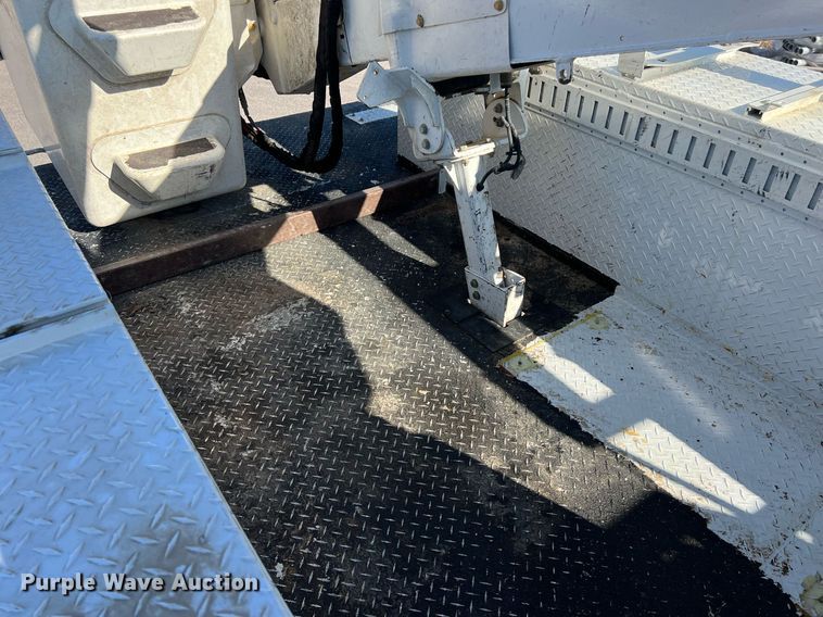 image for item DS2918 2017 Ford F550 bucket truck