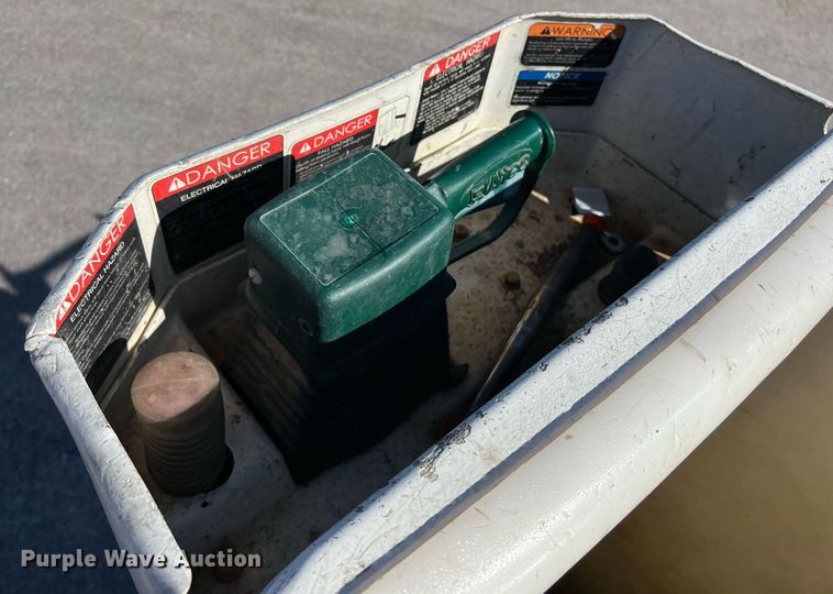 image for item DS2918 2017 Ford F550 bucket truck