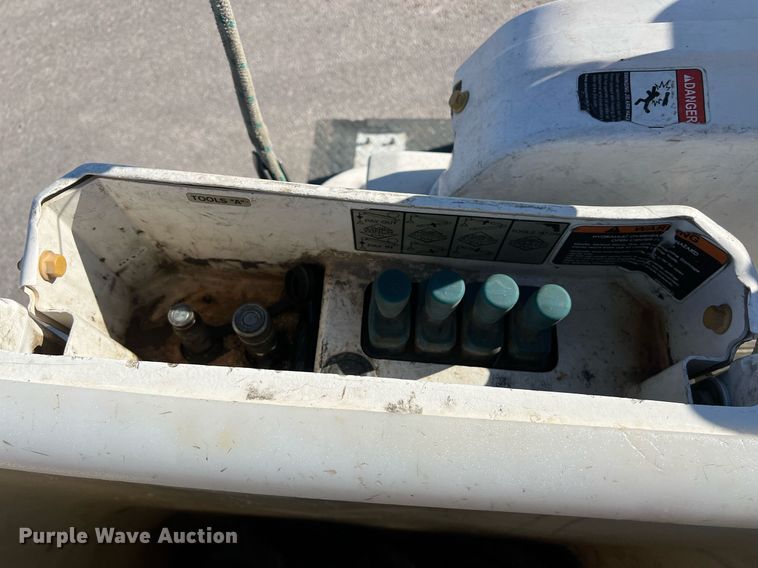 image for item DS2918 2017 Ford F550 bucket truck