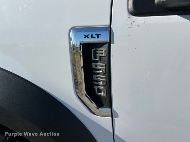 image for item DS2918 2017 Ford F550 bucket truck