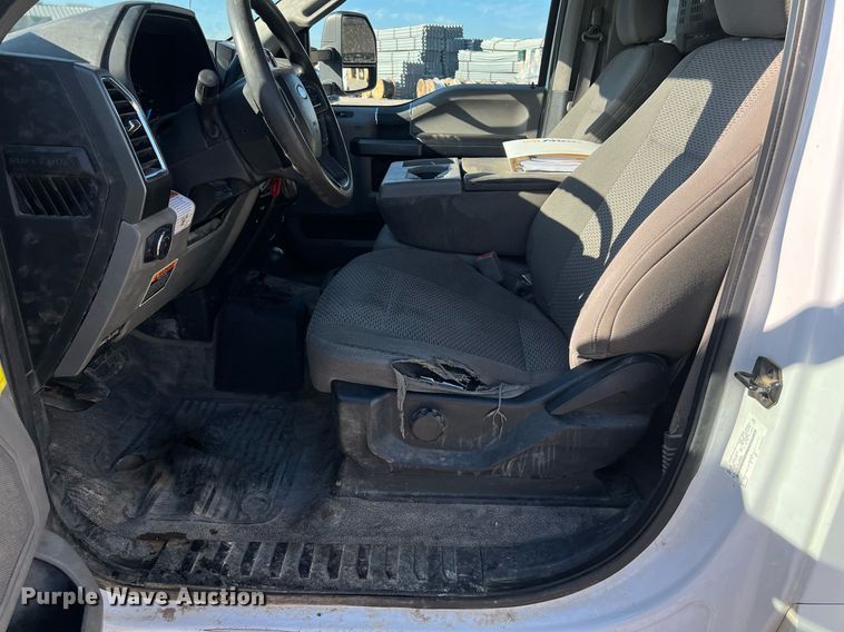 image for item DS2918 2017 Ford F550 bucket truck