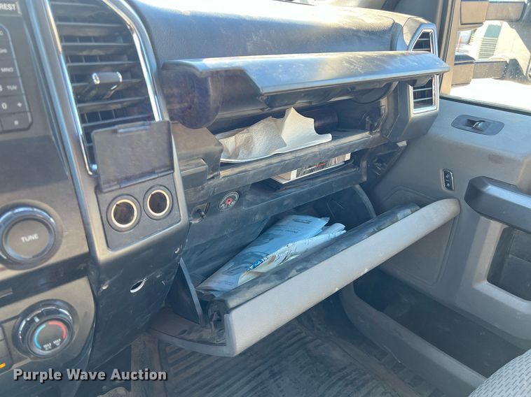 image for item DS2918 2017 Ford F550 bucket truck