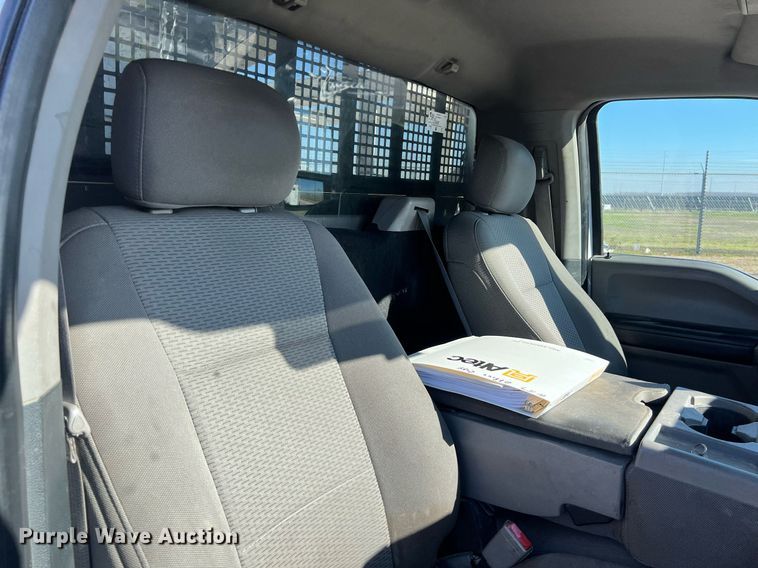 image for item DS2918 2017 Ford F550 bucket truck