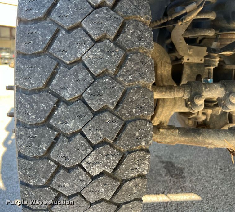 image for item DS2918 2017 Ford F550 bucket truck