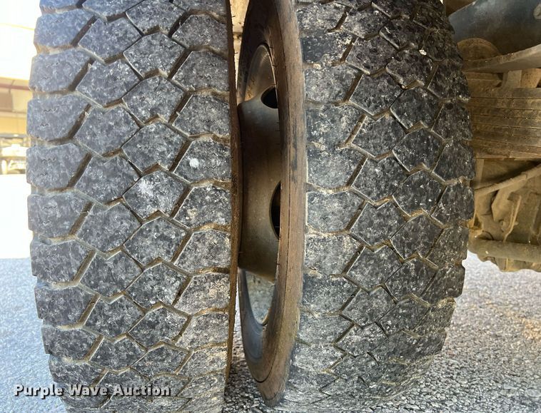 image for item DS2918 2017 Ford F550 bucket truck