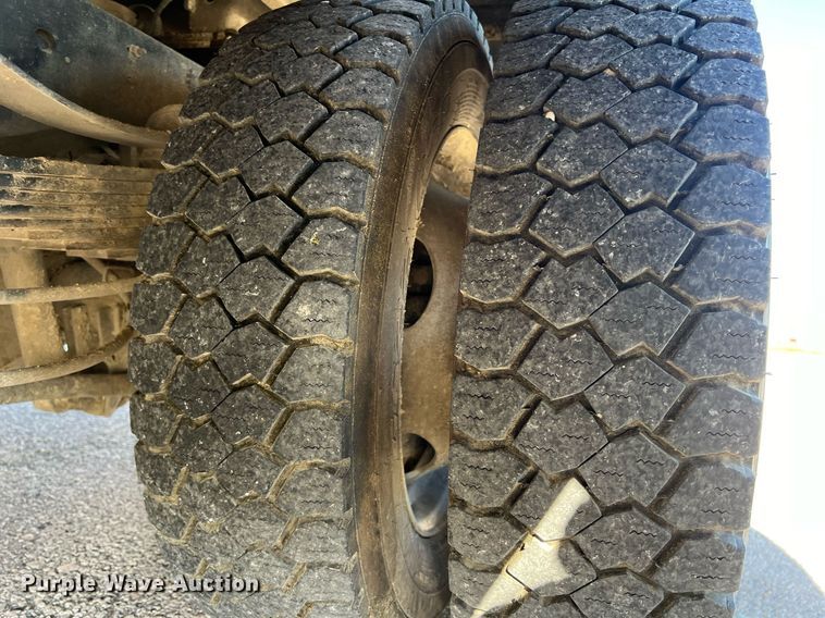 image for item DS2918 2017 Ford F550 bucket truck