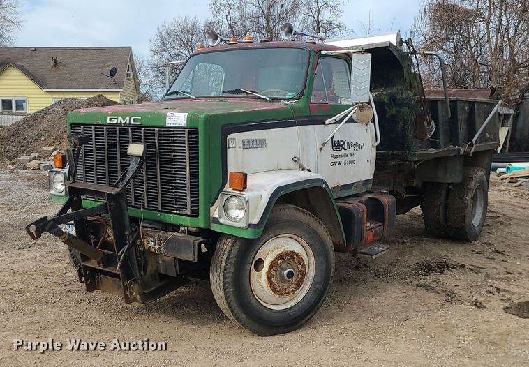image for item DS7270 1979 GMC Brigadier dump truck