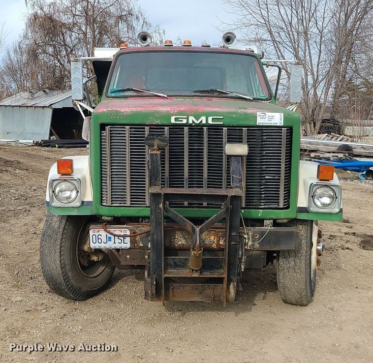 image for item DS7270 1979 GMC Brigadier dump truck