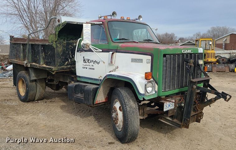 image for item DS7270 1979 GMC Brigadier dump truck