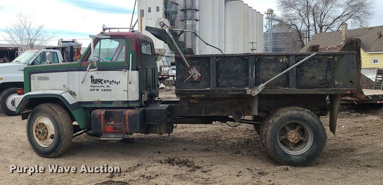 image for item DS7270 1979 GMC Brigadier dump truck