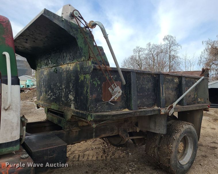 image for item DS7270 1979 GMC Brigadier dump truck