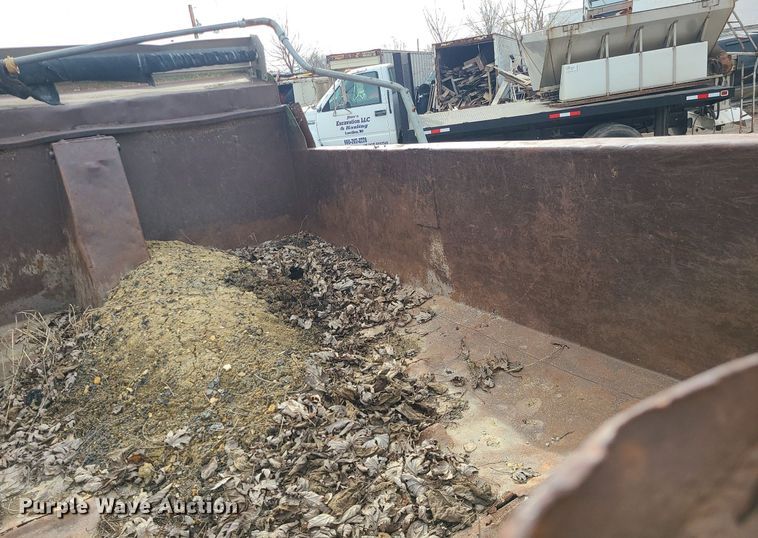 image for item DS7270 1979 GMC Brigadier dump truck