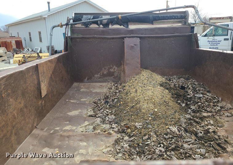 image for item DS7270 1979 GMC Brigadier dump truck