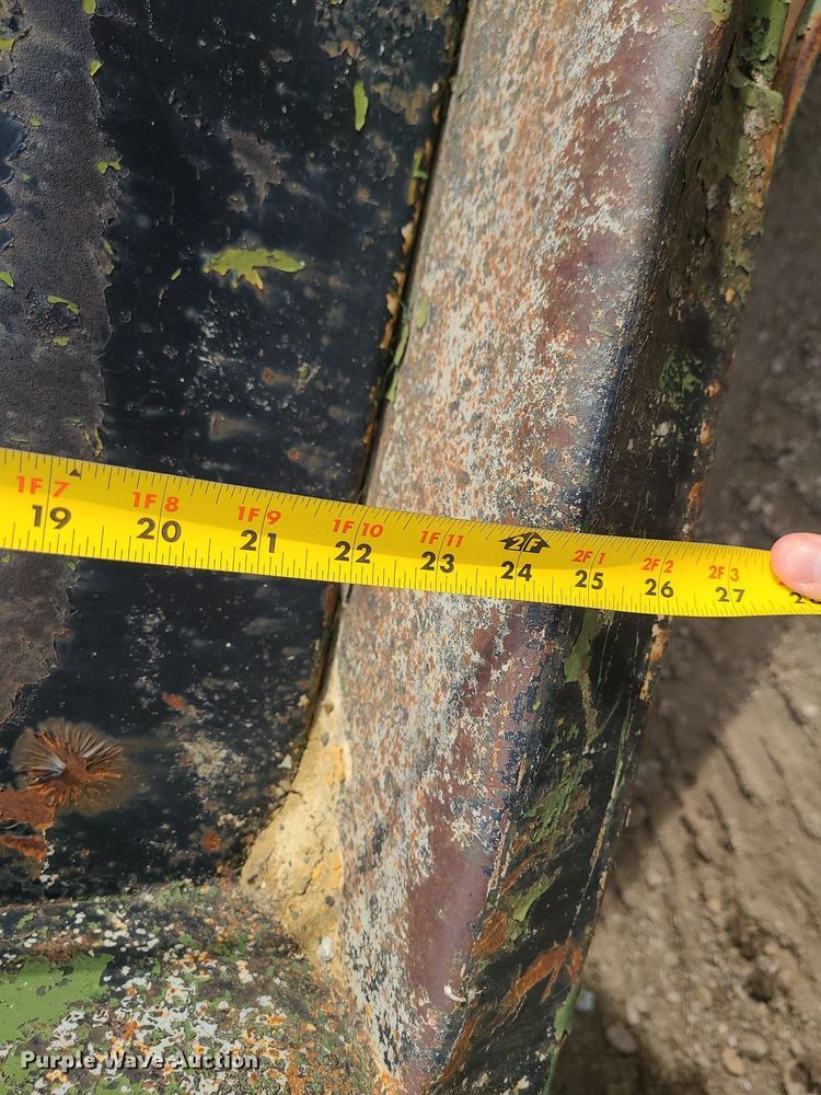 image for item DS7270 1979 GMC Brigadier dump truck