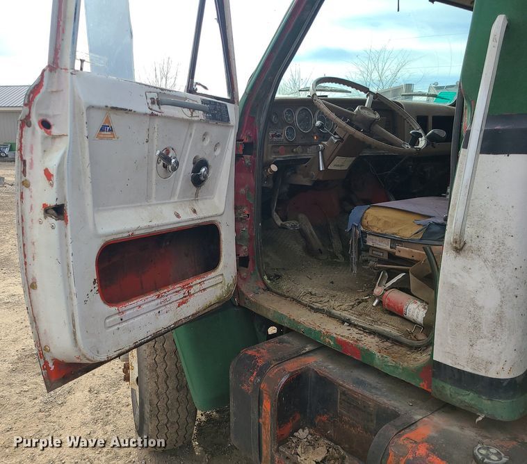 image for item DS7270 1979 GMC Brigadier dump truck