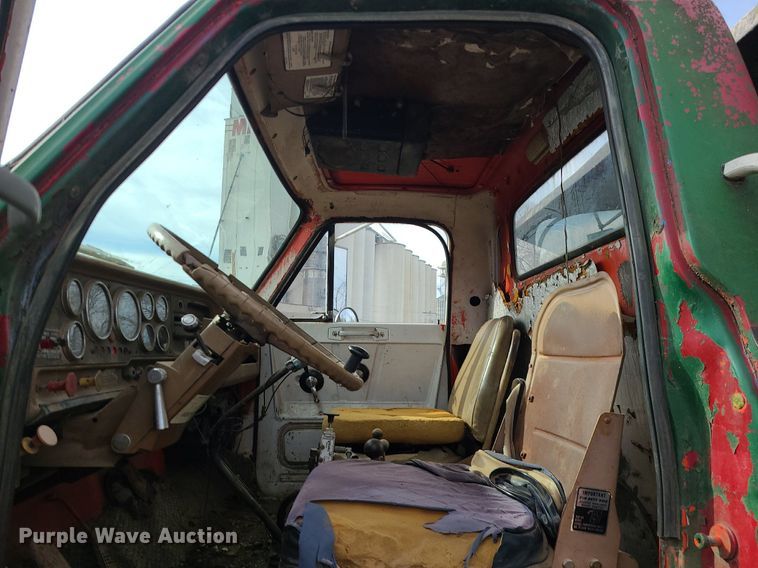 image for item DS7270 1979 GMC Brigadier dump truck