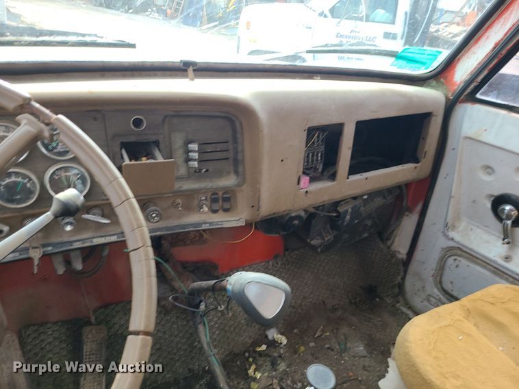 image for item DS7270 1979 GMC Brigadier dump truck