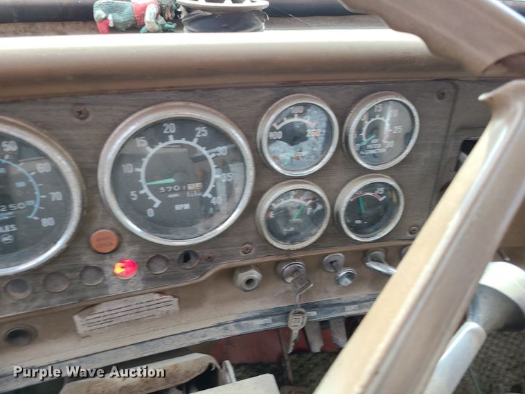 image for item DS7270 1979 GMC Brigadier dump truck