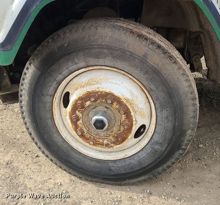 image for item DS7270 1979 GMC Brigadier dump truck