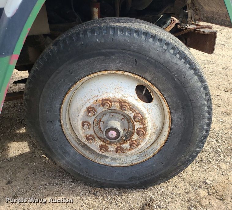 image for item DS7270 1979 GMC Brigadier dump truck