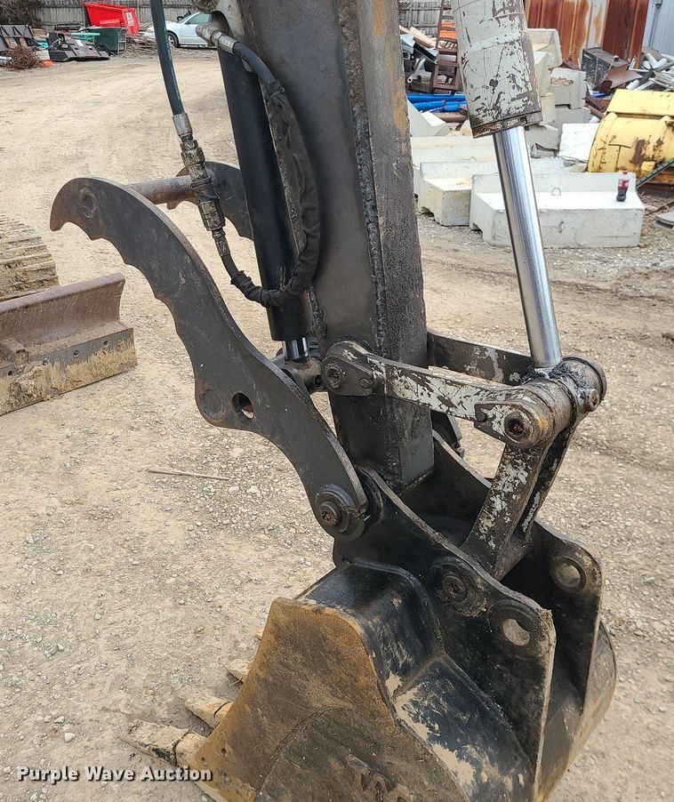 image for item DS7272 2004 Takeuchi  TB145 mini excavator