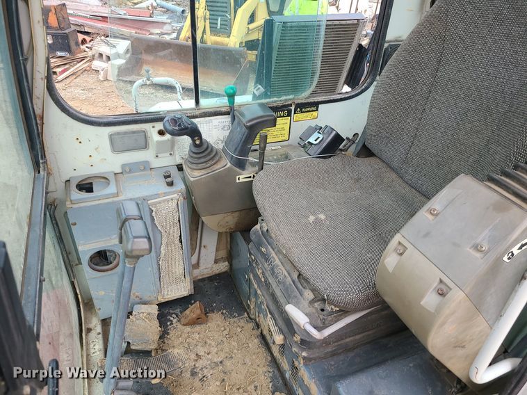 image for item DS7272 2004 Takeuchi  TB145 mini excavator