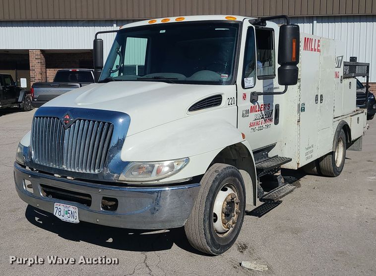 image for item DS7284 2006 International 4300 utility / service truck
