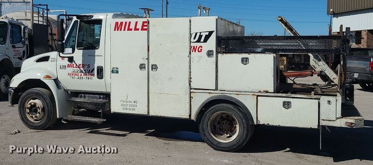 image for item DS7284 2006 International 4300 utility / service truck