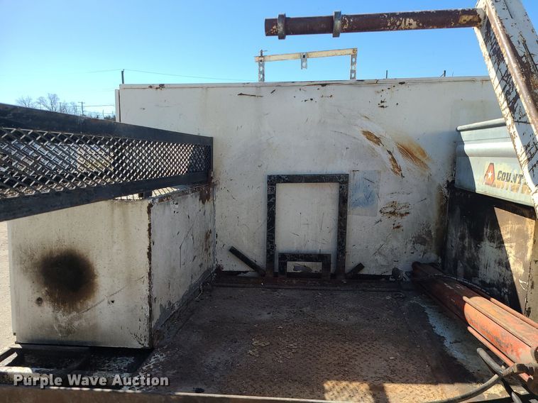 image for item DS7284 2006 International 4300 utility / service truck