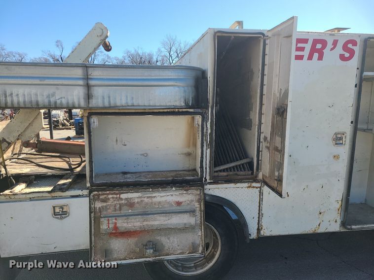 image for item DS7284 2006 International 4300 utility / service truck