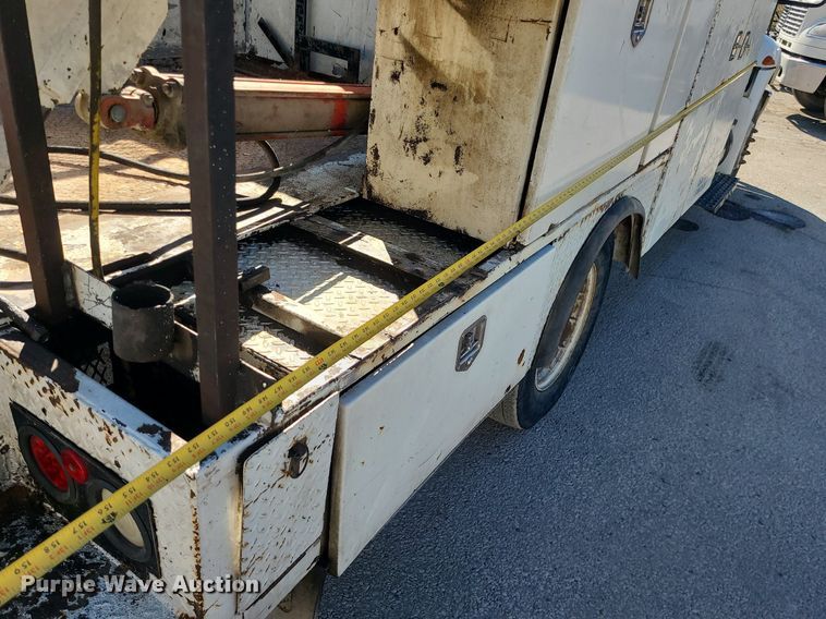 image for item DS7284 2006 International 4300 utility / service truck