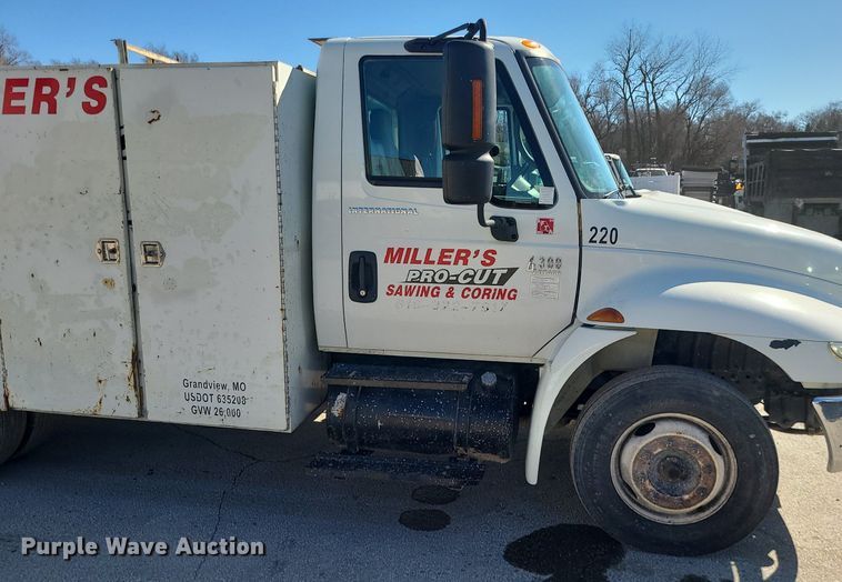 image for item DS7284 2006 International 4300 utility / service truck