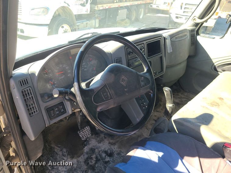 image for item DS7284 2006 International 4300 utility / service truck