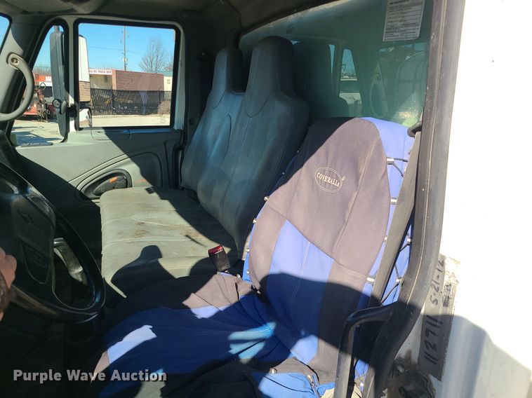 image for item DS7284 2006 International 4300 utility / service truck