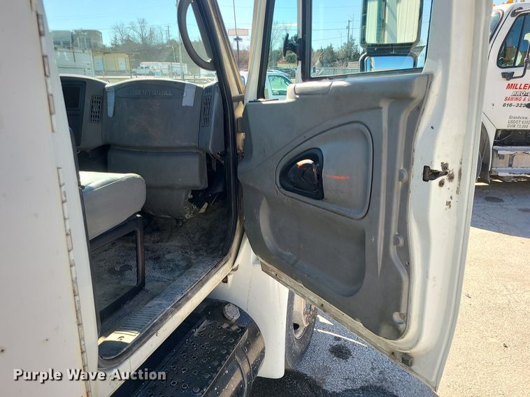 image for item DS7284 2006 International 4300 utility / service truck