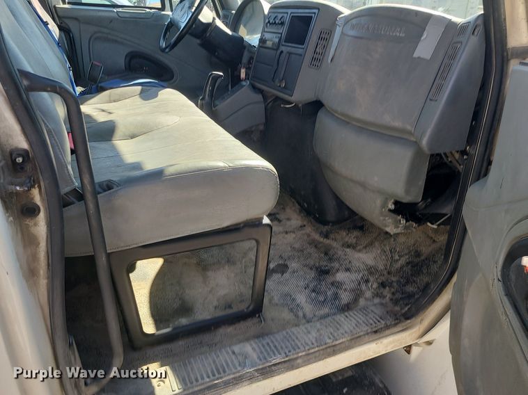 image for item DS7284 2006 International 4300 utility / service truck