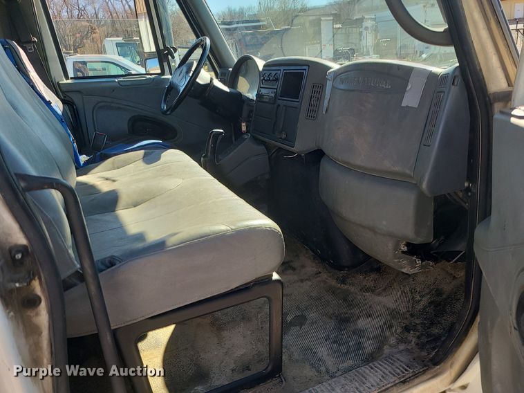 image for item DS7284 2006 International 4300 utility / service truck