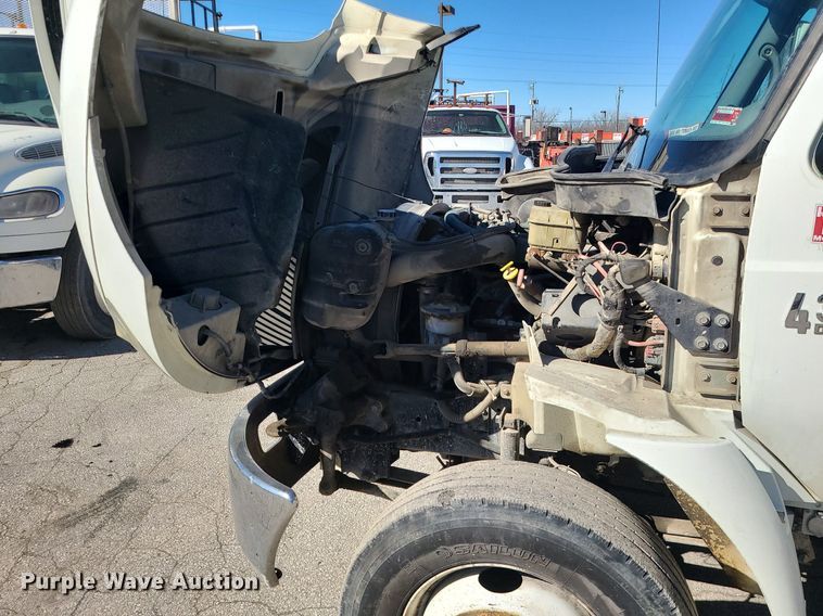 image for item DS7284 2006 International 4300 utility / service truck