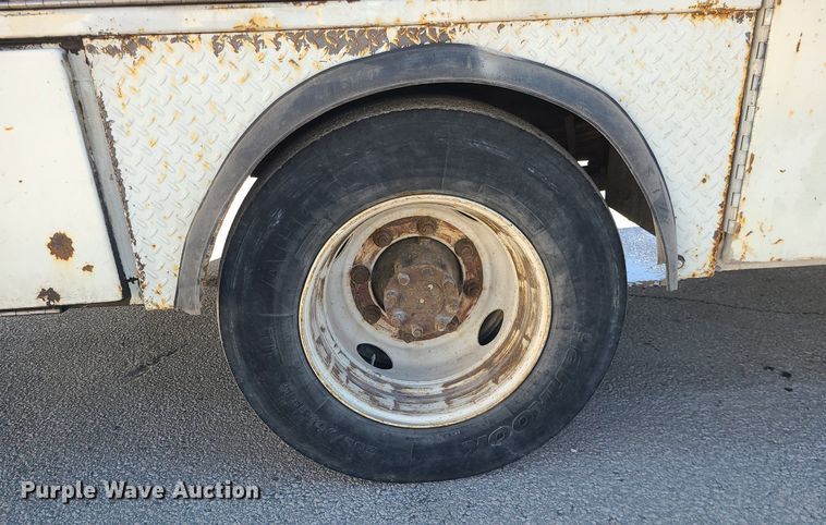 image for item DS7284 2006 International 4300 utility / service truck