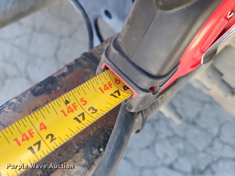 image for item DS7285 2007 International 4300 truck cab and chassis