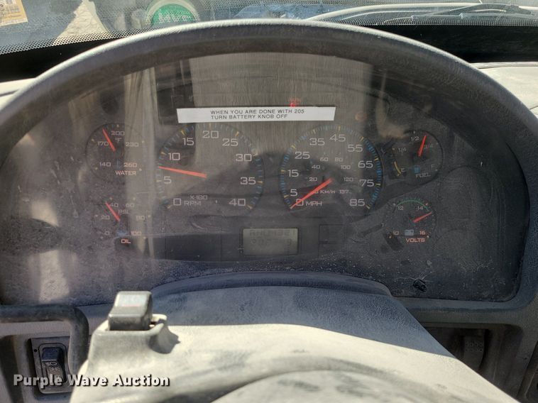 image for item DS7285 2007 International 4300 truck cab and chassis