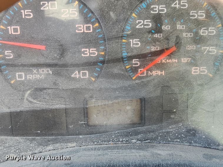 image for item DS7285 2007 International 4300 truck cab and chassis