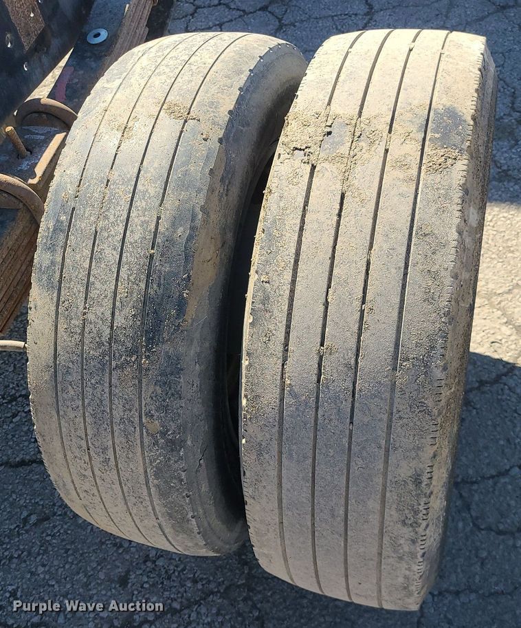 image for item DS7285 2007 International 4300 truck cab and chassis