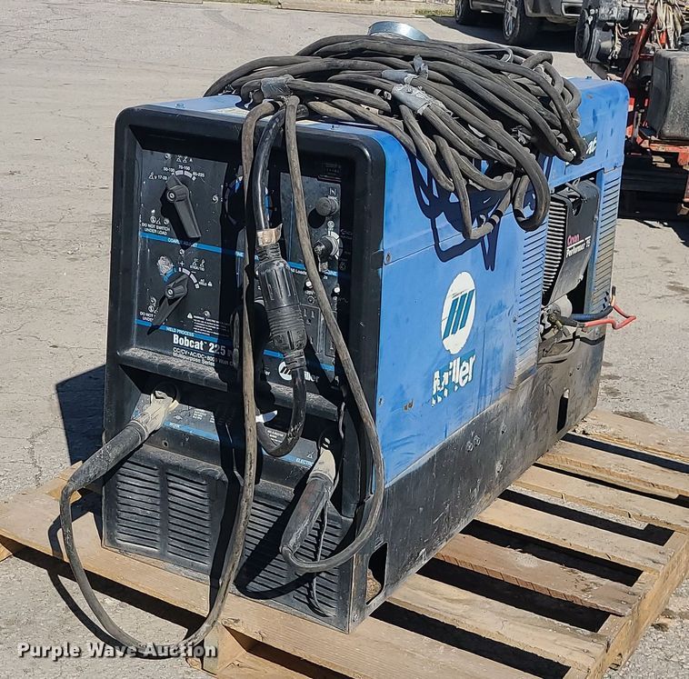 image for item DS7288 Miller Bobcat 225NT welder/generator